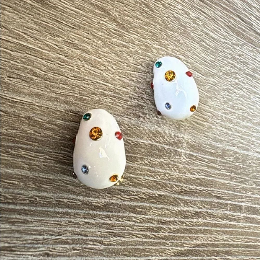 Bohemian white color stud earrings A855
